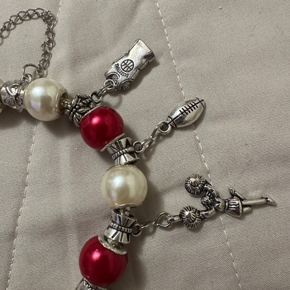 Handmade – NWOT – 925 SS plated charm bracelet, red & white beads, sports charms - Picture 5 of 14